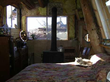 underground-house-bedroom.jpg